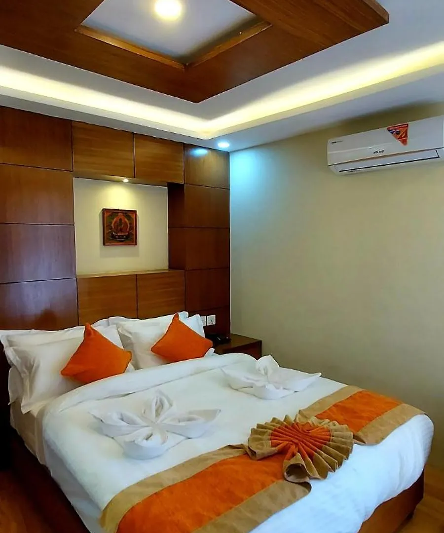 Hotel Yakroo Manang كاتماندو 0*,  نيبال